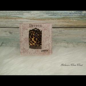 Decree Big Stretchy Ring NWT!